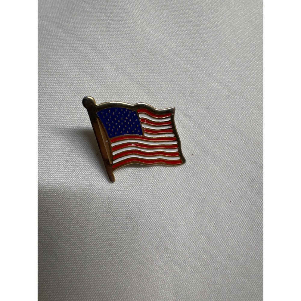 Patriotic flag USA America pins. Set of 3 - Picture 6 of 6